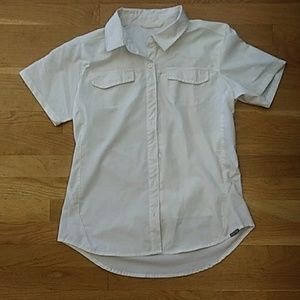 Fitted hiking shirt